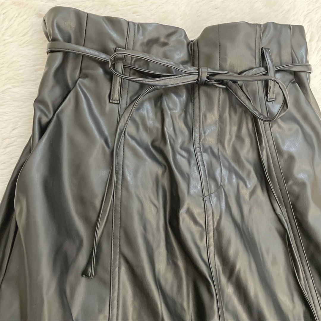 しまむら(シマムラ)のレザー　ロングスカート　合皮　フレアスカート　ハイウエスト レディースのスカート(ロングスカート)の商品写真