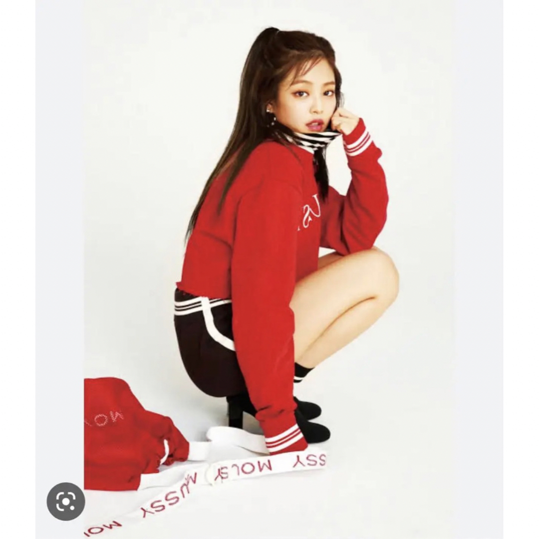 BLACKPINKジェニ着用 MOUSSY トレーナー