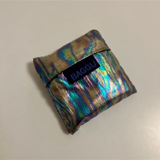 バグゥ(BAGGU)のBAGGU レインボーメタリック柄(エコバッグ)