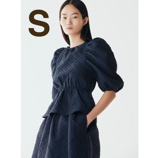 ザラ(ZARA)の新品未使用タグ付き　zara テクスチャー入り生地ブラウス(シャツ/ブラウス(半袖/袖なし))