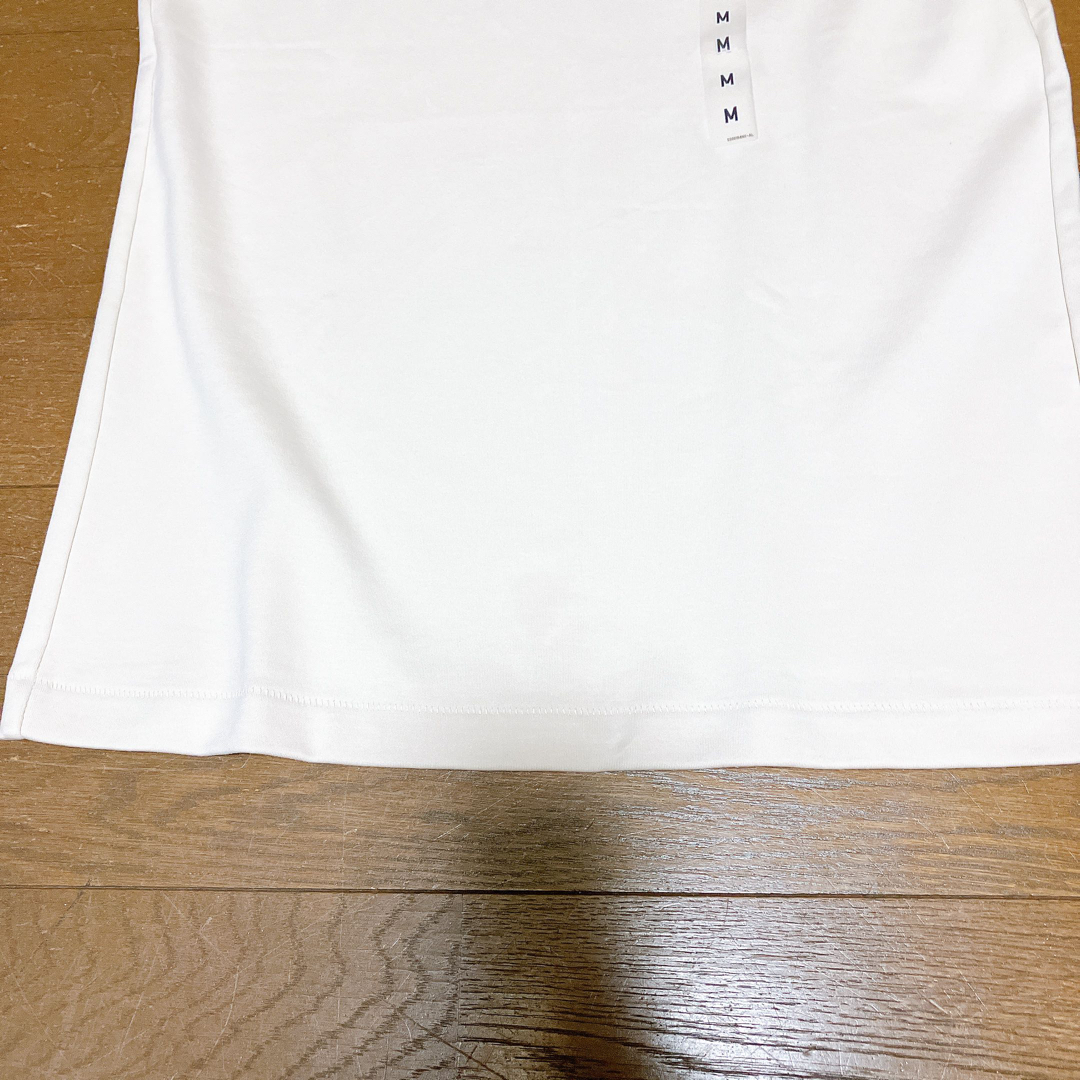 UNIQLO(ユニクロ)のUNIQLO クルーネットT Mサイズ　ベージュ レディースのトップス(Tシャツ(半袖/袖なし))の商品写真