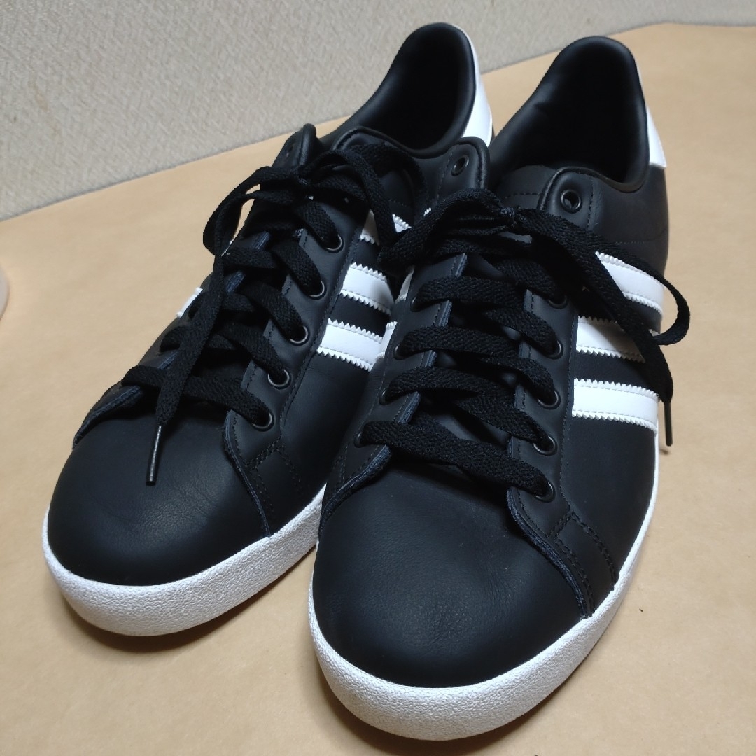 adidas　アディダススニーカー