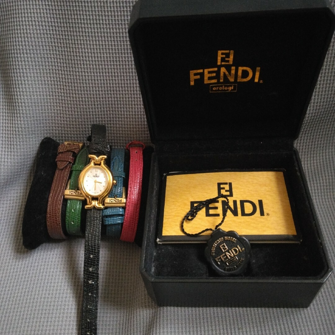 特典付き予約 フェンディ FENDI 腕時計 替えベルト付き カメレオン