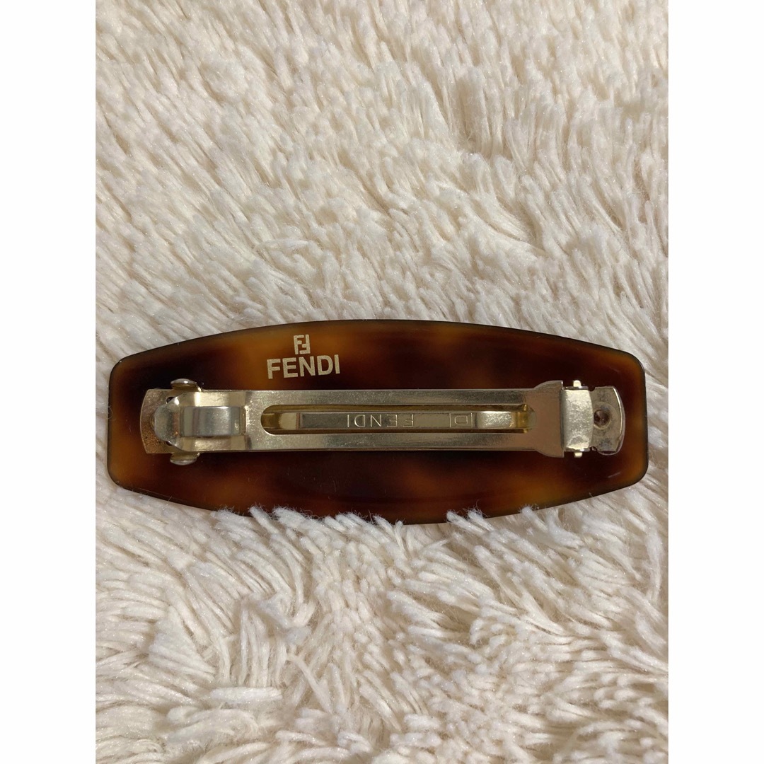 FENDI(フェンディ)のFENDI バレッタ レディースのヘアアクセサリー(バレッタ/ヘアクリップ)の商品写真