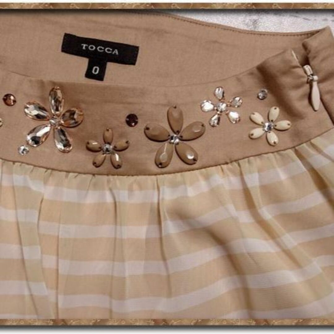 TOCCA(トッカ)のトッカ　飾り付きボーダーシフォンスカート　白×ベージュ レディースのスカート(ミニスカート)の商品写真