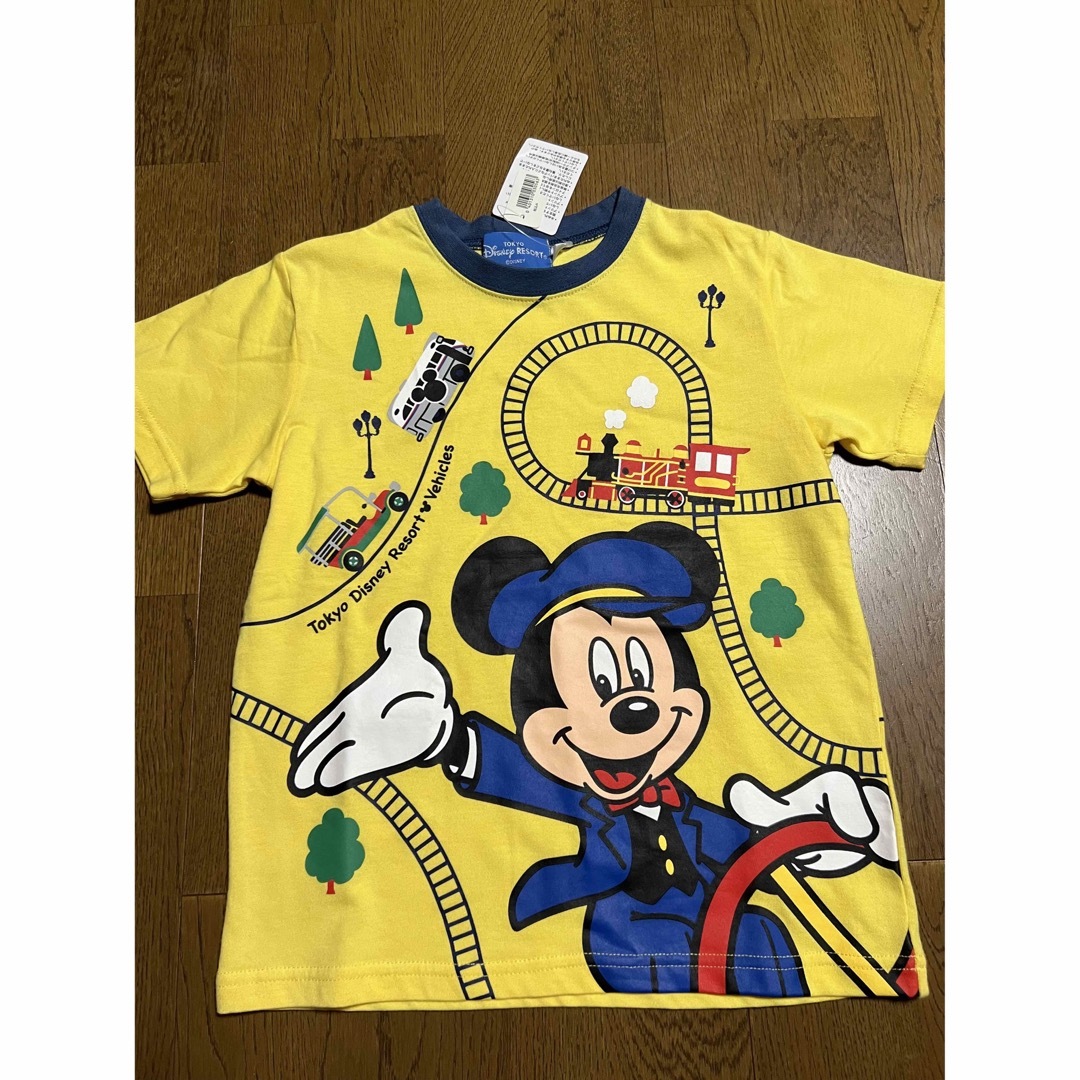 Disney(ディズニー)の⭐︎はらぺこ様専用⭐︎ディズニーリゾート限定！　ミッキーTシャツ　120 キッズ/ベビー/マタニティのキッズ服男の子用(90cm~)(Tシャツ/カットソー)の商品写真