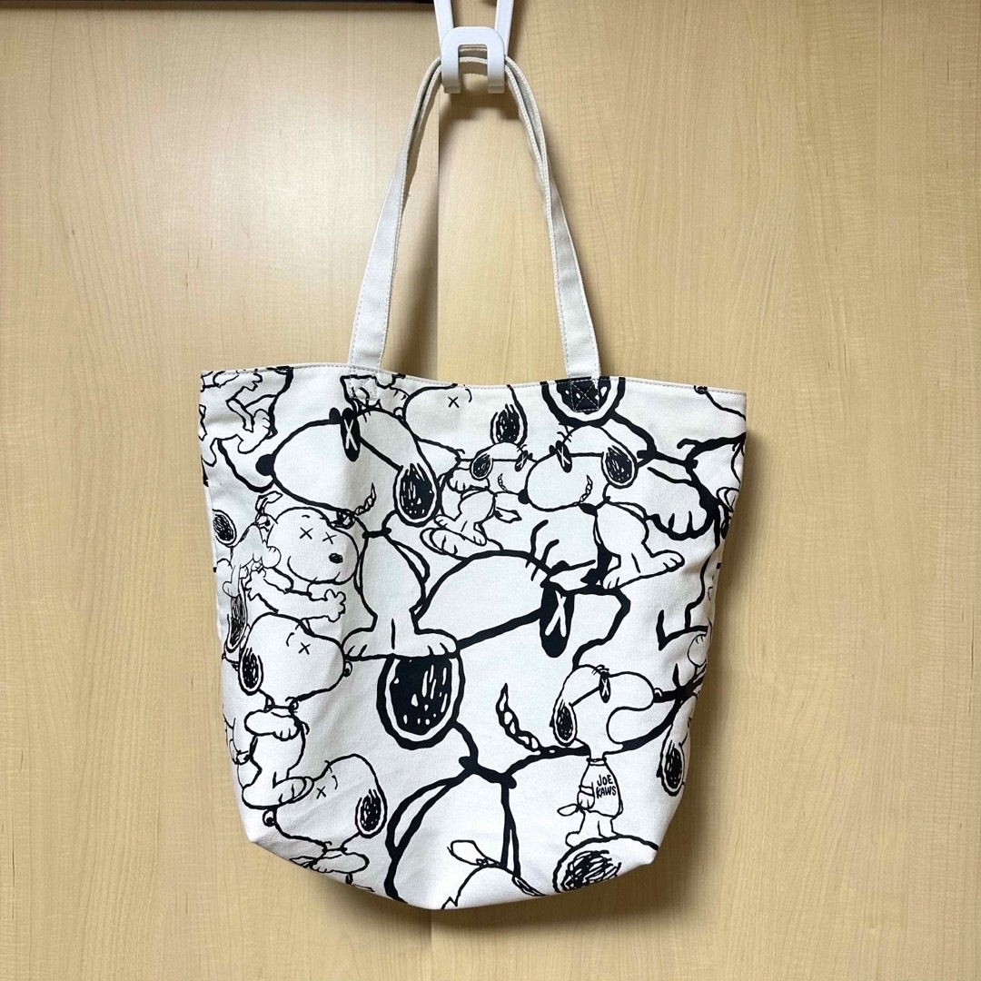 UNIQLO   KAWS × SNOOPY × UNIQLO トートバッグの通販 by Pierre's