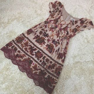 グレースコンチネンタル(GRACE CONTINENTAL)の【シルク100％】グレースコンチネンタル 花柄刺繍ワンピース　サイズ36(ひざ丈ワンピース)