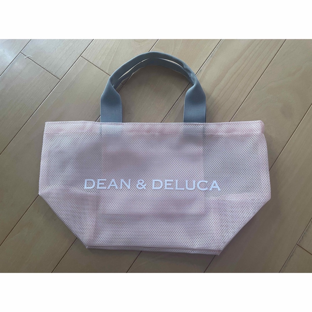 DEAN & DELUCA(ディーンアンドデルーカ)のDEAN &DELUCA メッシュバック　ピンク レディースのバッグ(トートバッグ)の商品写真