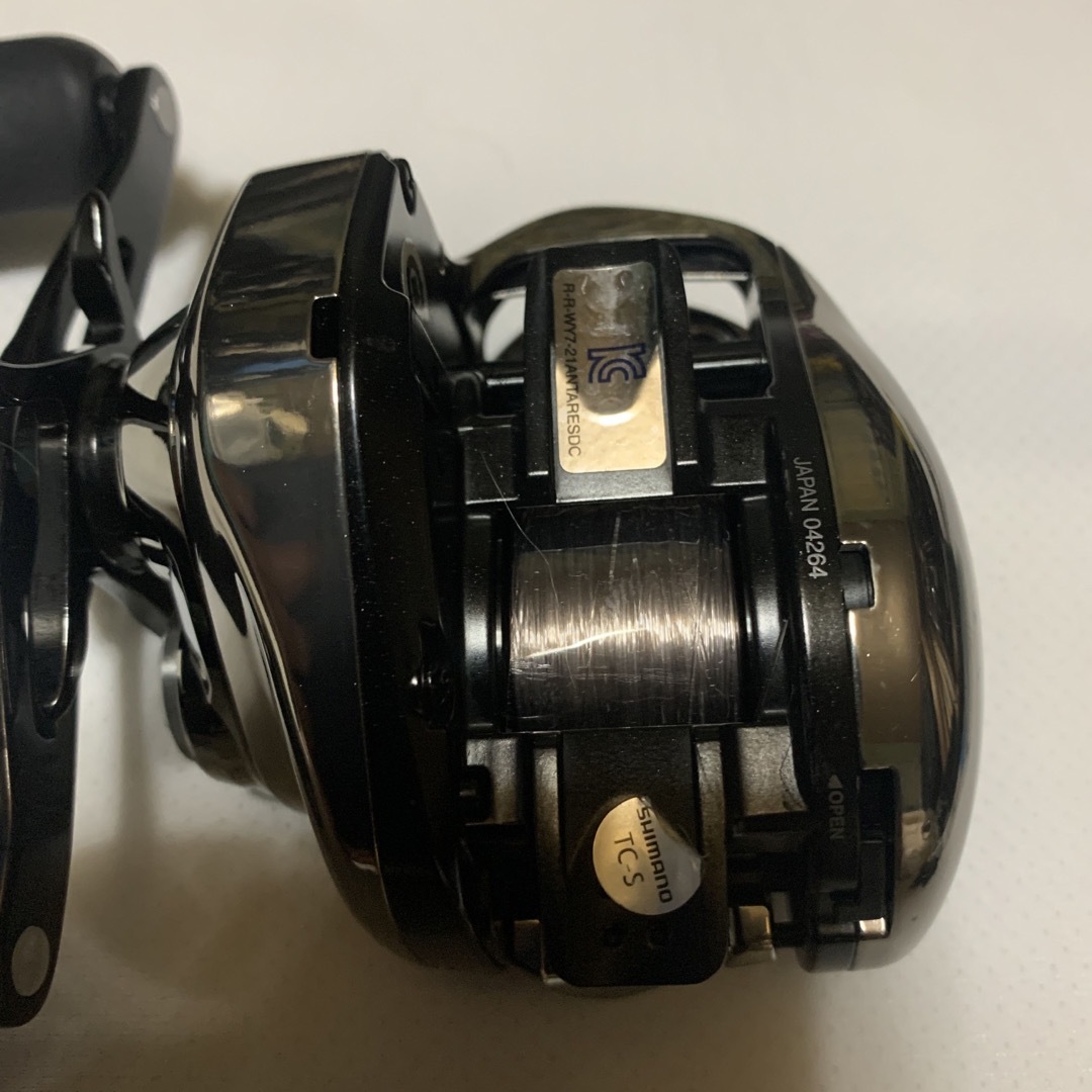 SHIMANO(シマノ)の値下げ不可　シマノ　21アンタレスDC XG 右ハンドル美品 スポーツ/アウトドアのフィッシング(リール)の商品写真