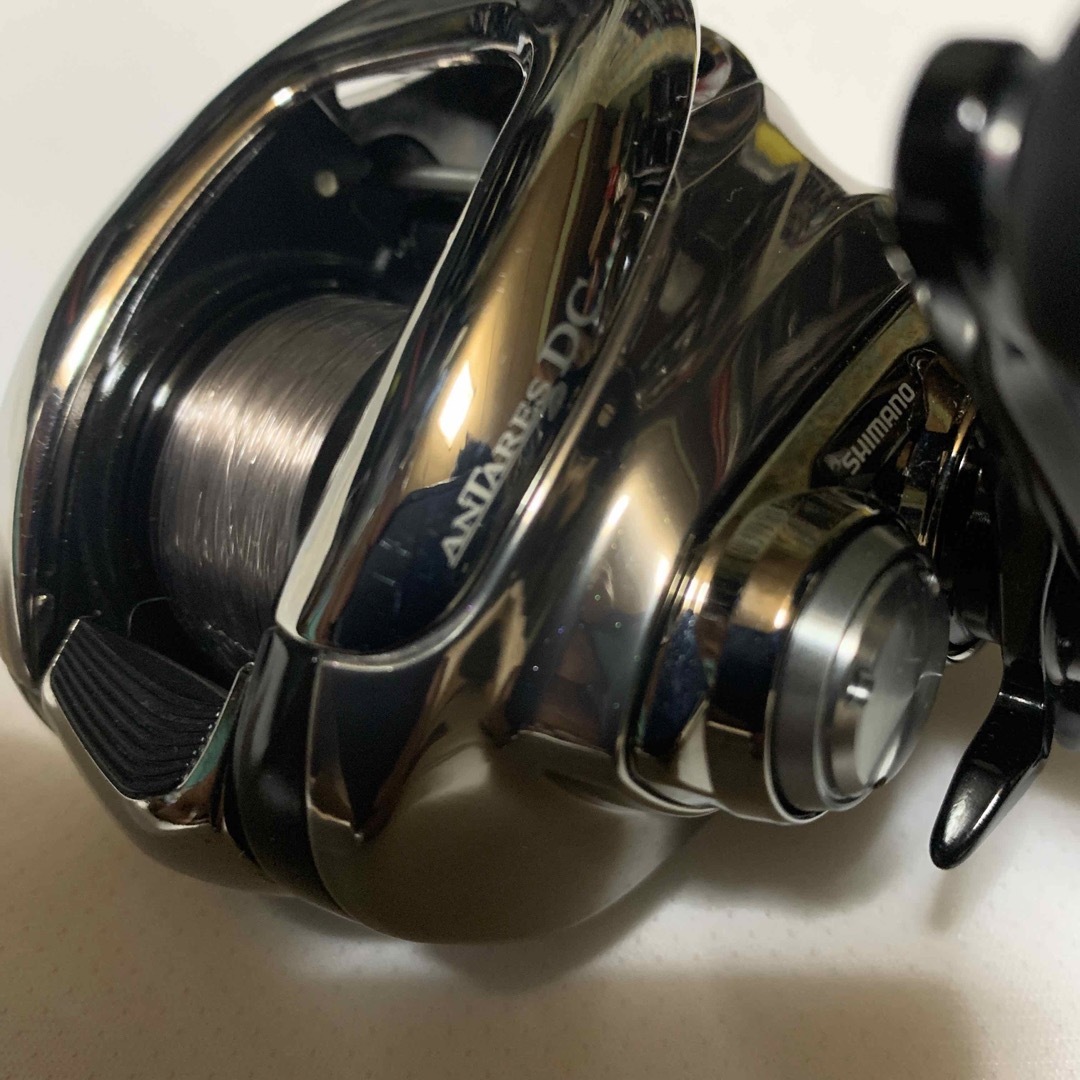 SHIMANO(シマノ)の値下げ不可　シマノ　21アンタレスDC XG 右ハンドル美品 スポーツ/アウトドアのフィッシング(リール)の商品写真