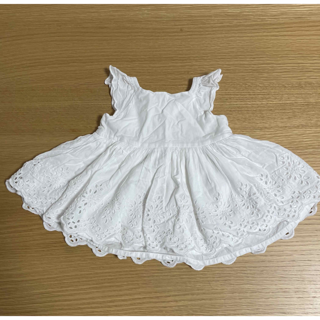 babyGAP(ベビーギャップ)の【babyGAP】アイレットドレス　ワンピース キッズ/ベビー/マタニティのベビー服(~85cm)(ワンピース)の商品写真