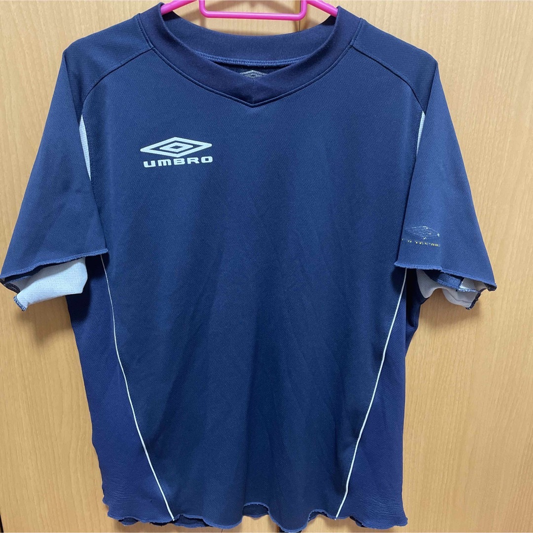 UMBRO(アンブロ)の【used品】アンブロTシャツ　M-Lサイズ レディースのトップス(Tシャツ(半袖/袖なし))の商品写真