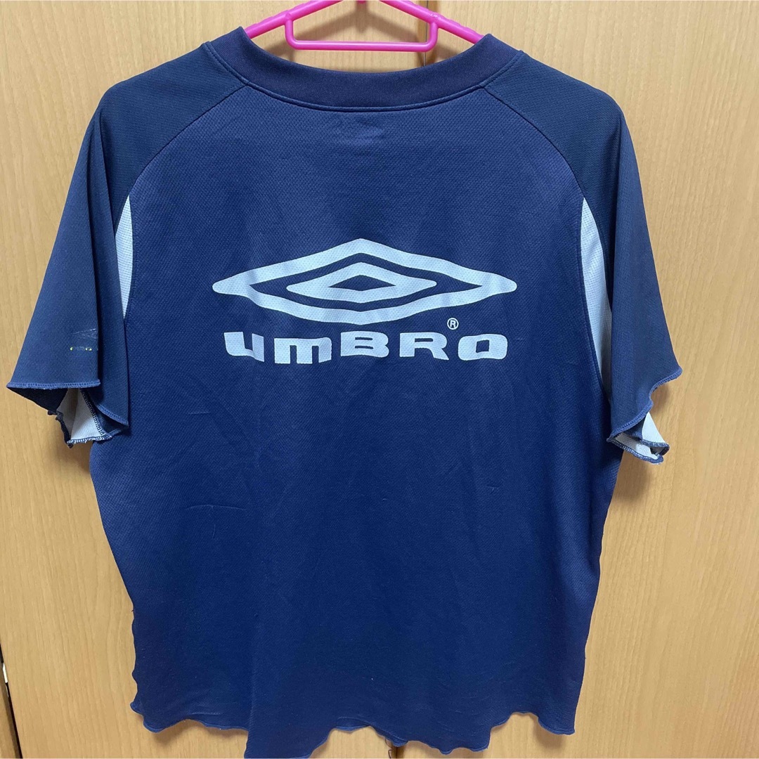 UMBRO(アンブロ)の【used品】アンブロTシャツ　M-Lサイズ レディースのトップス(Tシャツ(半袖/袖なし))の商品写真