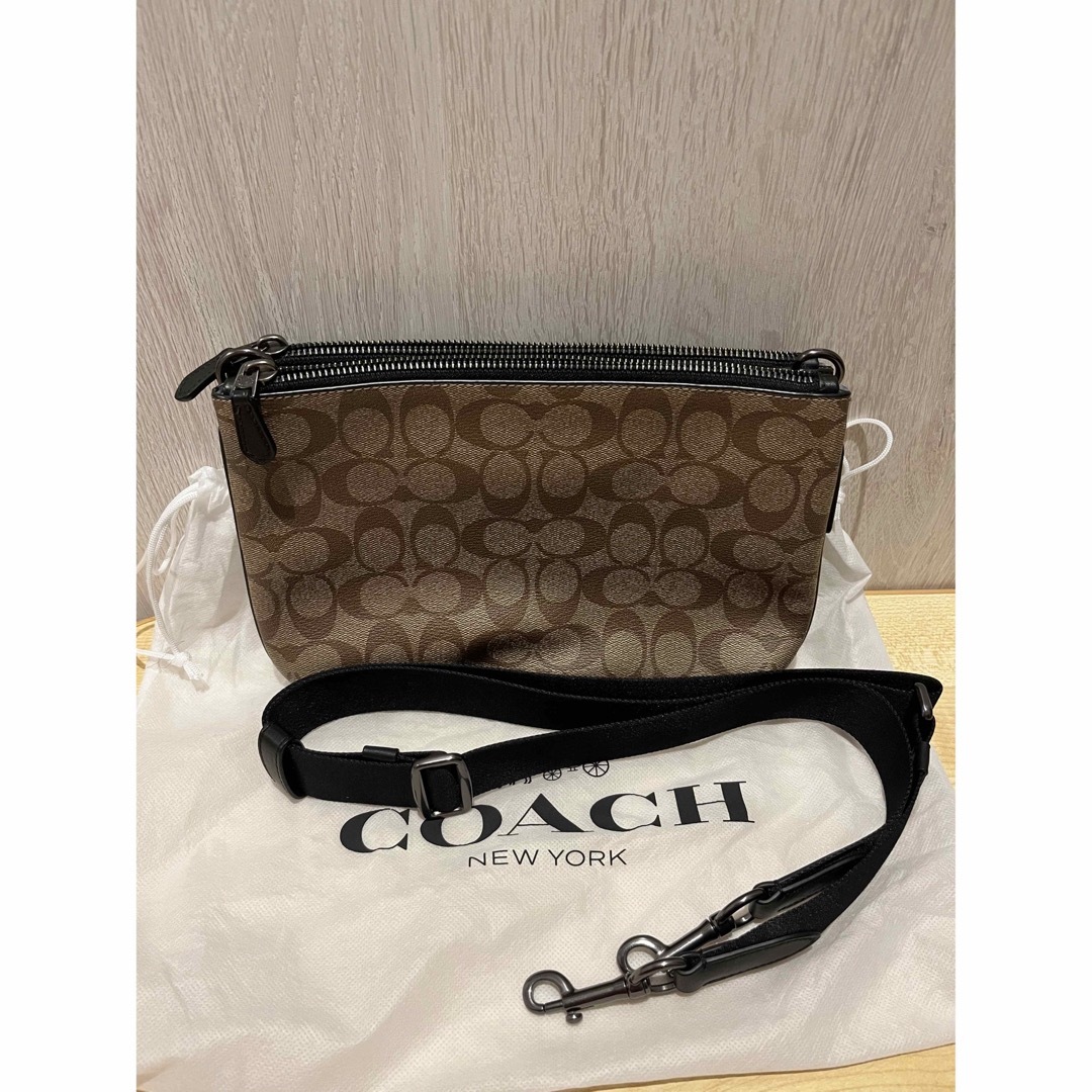 COACH(コーチ)のコーチショルダーバック メンズのバッグ(ショルダーバッグ)の商品写真