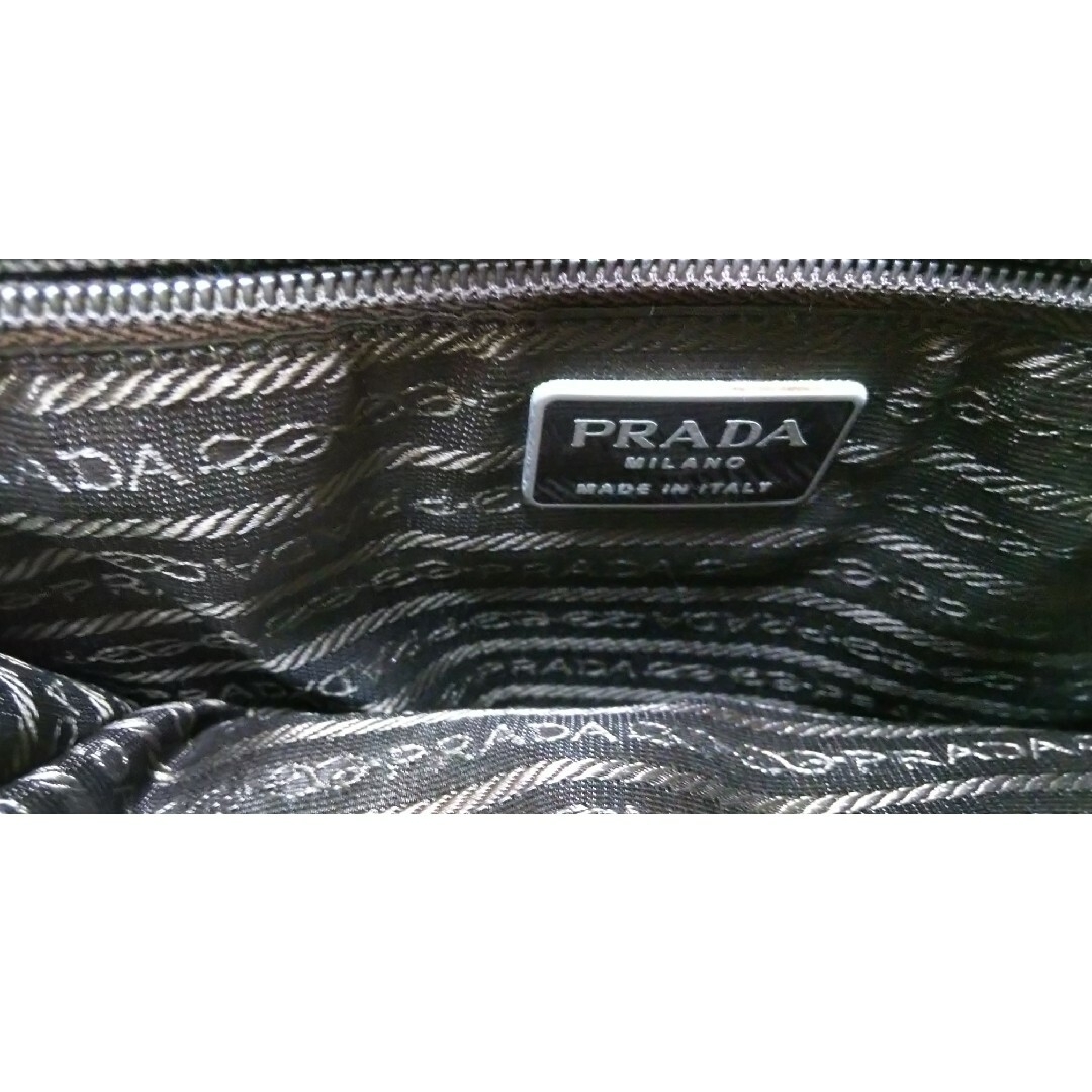 2022年2月PRADA プラダ パイソンレザーチェーンウォレットバッグ