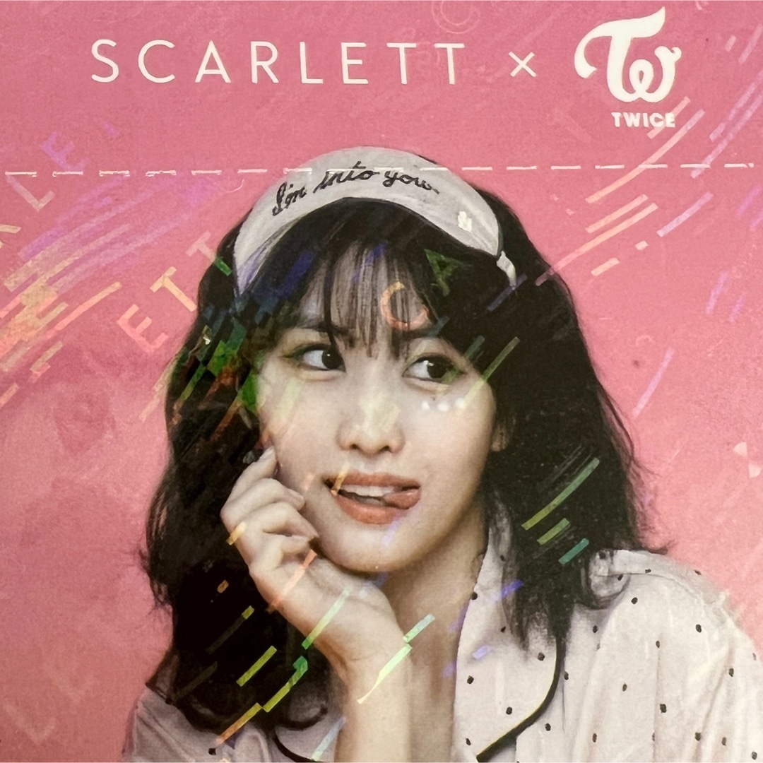 TWICE(トゥワイス)のTWICE モモ SCARLETT コラボ インドネシア トレカ フォトカード エンタメ/ホビーのタレントグッズ(アイドルグッズ)の商品写真