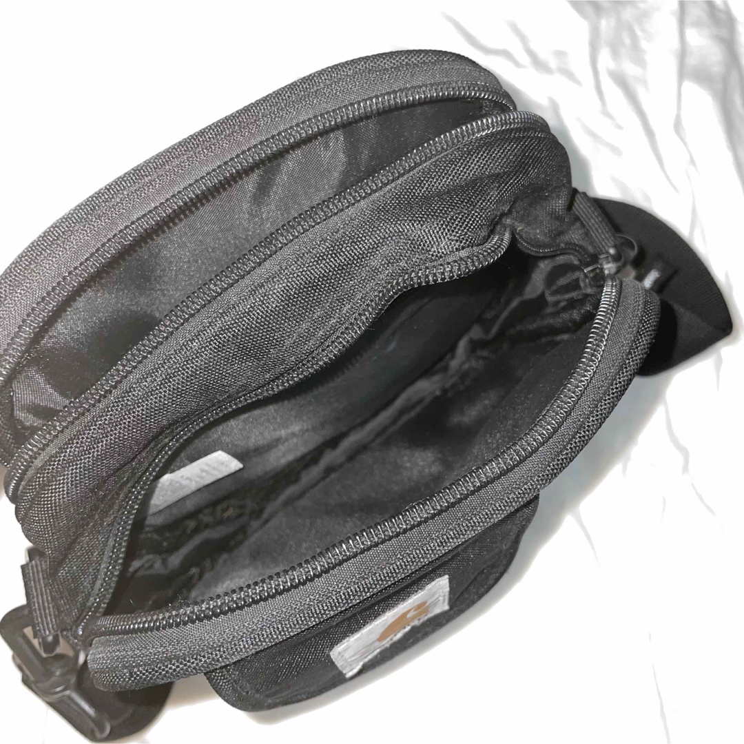 carhartt(カーハート)のcarhartt　ミニショルダーバッグ メンズのバッグ(ショルダーバッグ)の商品写真