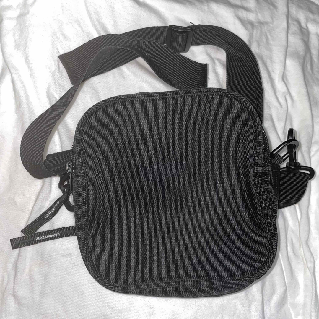 carhartt(カーハート)のcarhartt　ミニショルダーバッグ メンズのバッグ(ショルダーバッグ)の商品写真