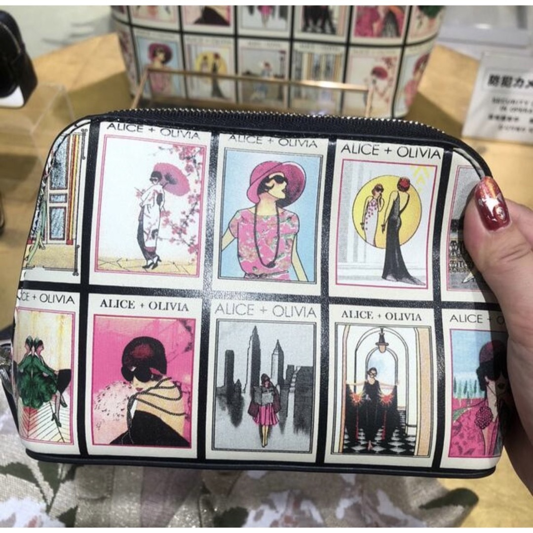 Alice+Olivia(アリスアンドオリビア)のAlice Olivia  ポーチ① 完売品 新品 レディースのファッション小物(ポーチ)の商品写真