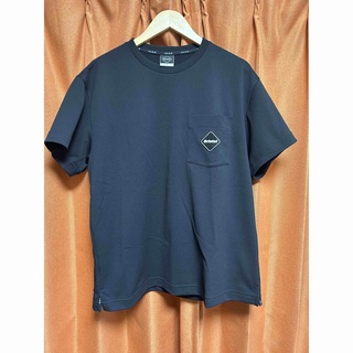 エフシーアールビー(F.C.R.B.)のFCRB  ブリストル　胸ポケットTシャツ　黒　サイズM(Tシャツ/カットソー(半袖/袖なし))