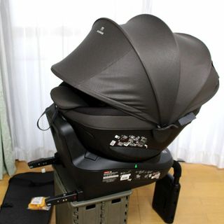 カーメイト(CAR MATE)の超美品 エールベベ３６０度回転クルットＲリシェISOFIX◆ダークモカ◆新生児～(自動車用チャイルドシート本体)