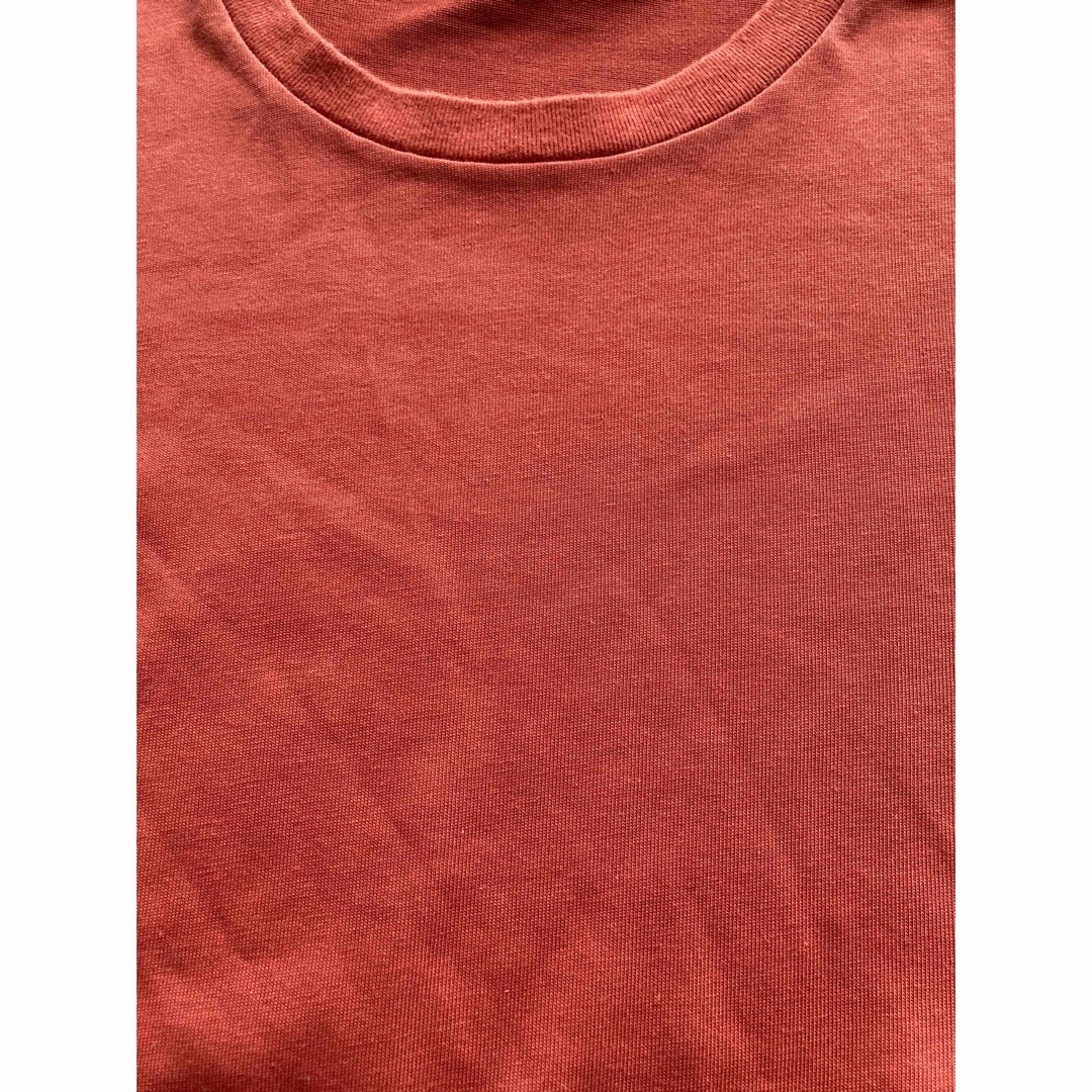 UNIQLO(ユニクロ)の【未使用】ユニクロ 朱色 Tシャツ メンズのトップス(Tシャツ/カットソー(半袖/袖なし))の商品写真