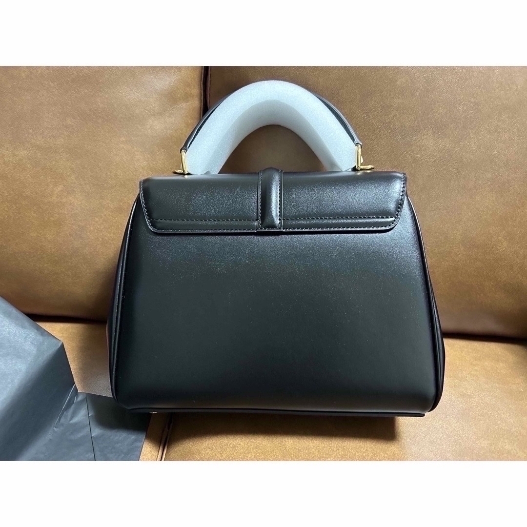 celine(セリーヌ)のセリーヌ　CELENE  16（セーズ） スモール　箱あり レディースのバッグ(ハンドバッグ)の商品写真