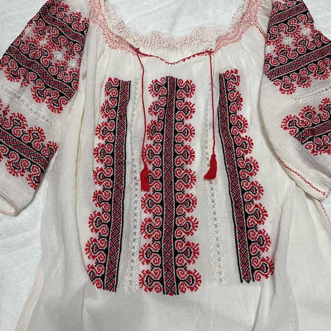 ③フォークダンス　衣装　刺繍　ブラウス　コットン　東欧　ルーマニア