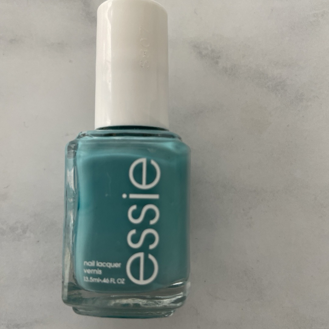 Essie(エッシー)のessie エッシー　ネイルポリッシュ　747 コスメ/美容のネイル(マニキュア)の商品写真