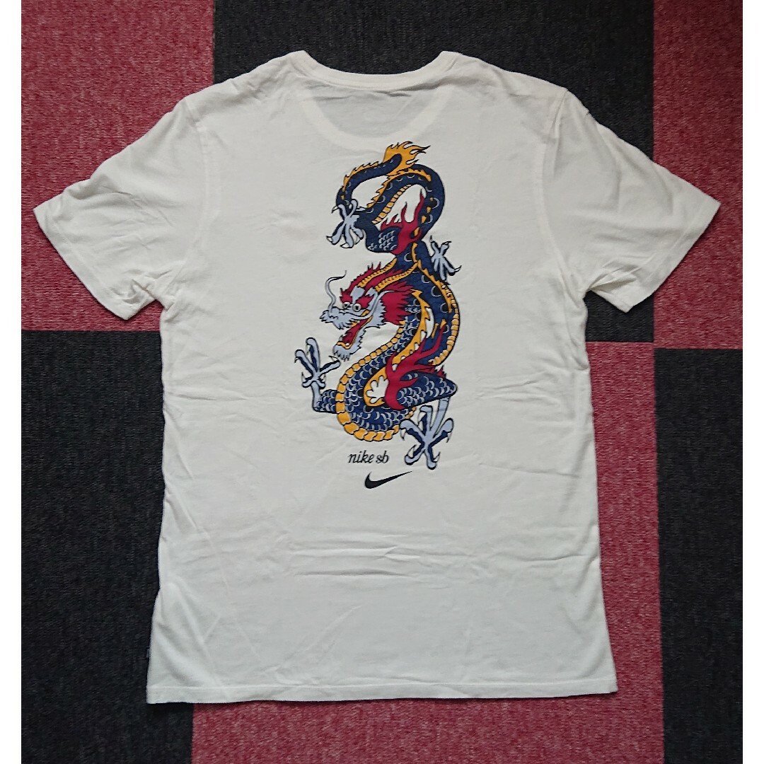 NIKE - NIKE SB ナイキ SB DRAGON TEE ドラゴン Tシャツ 龍 Lの NIKE - NIKE SB ナイキ SB DRAGON TEE ドラゴン Tシャツ 龍 Lの