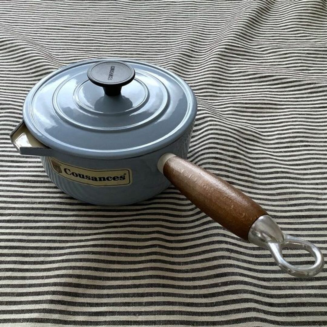 LE CREUSET(ルクルーゼ)の【デッドストック】クーザンス 木柄のソーシエール蓋付16センチ ブルーグレー インテリア/住まい/日用品のキッチン/食器(鍋/フライパン)の商品写真