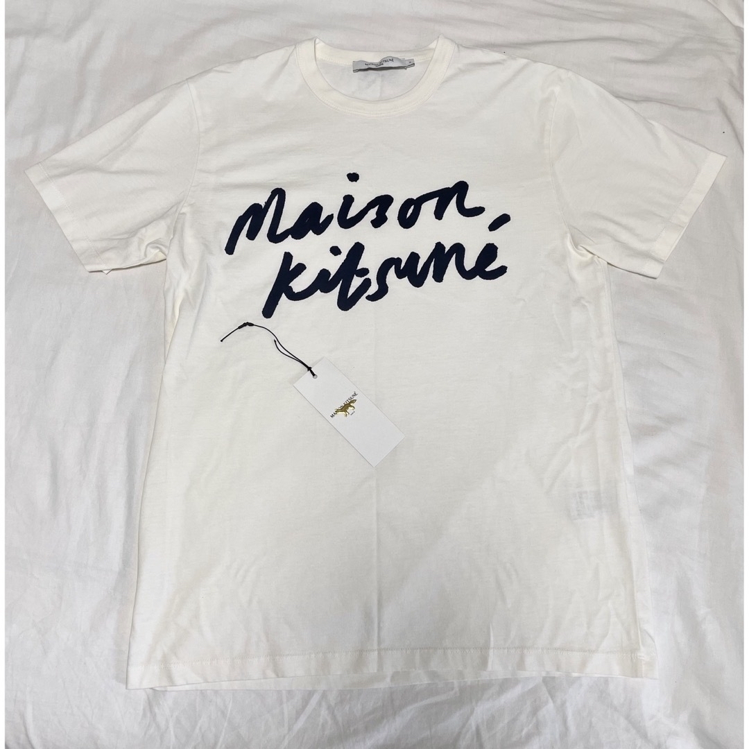 MAISON KITSUNE'(メゾンキツネ)のメゾン キツネ ハンドライティングクラシックTシャツ レディースのトップス(Tシャツ(半袖/袖なし))の商品写真
