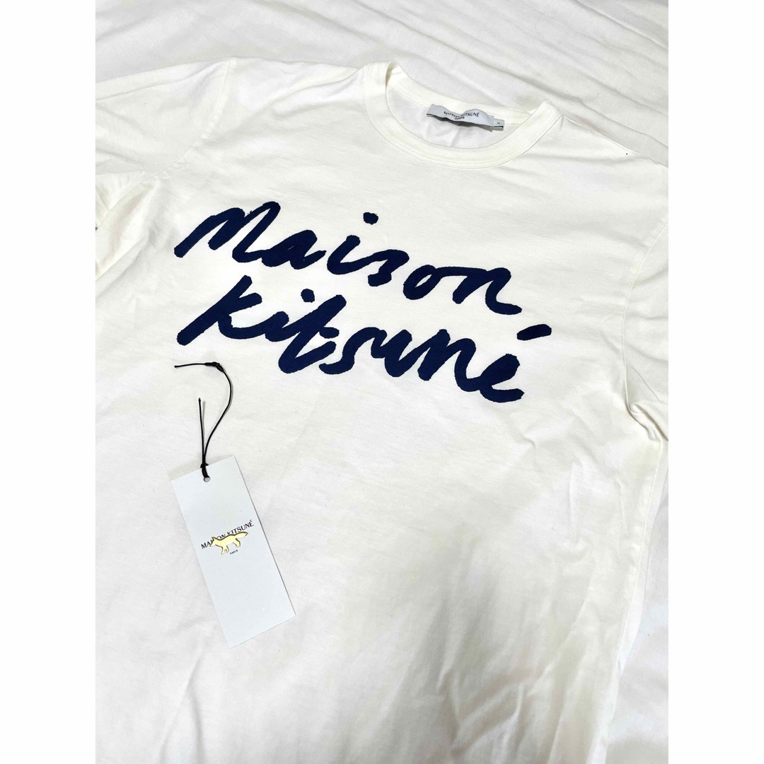 MAISON KITSUNE'(メゾンキツネ)のメゾン キツネ ハンドライティングクラシックTシャツ レディースのトップス(Tシャツ(半袖/袖なし))の商品写真