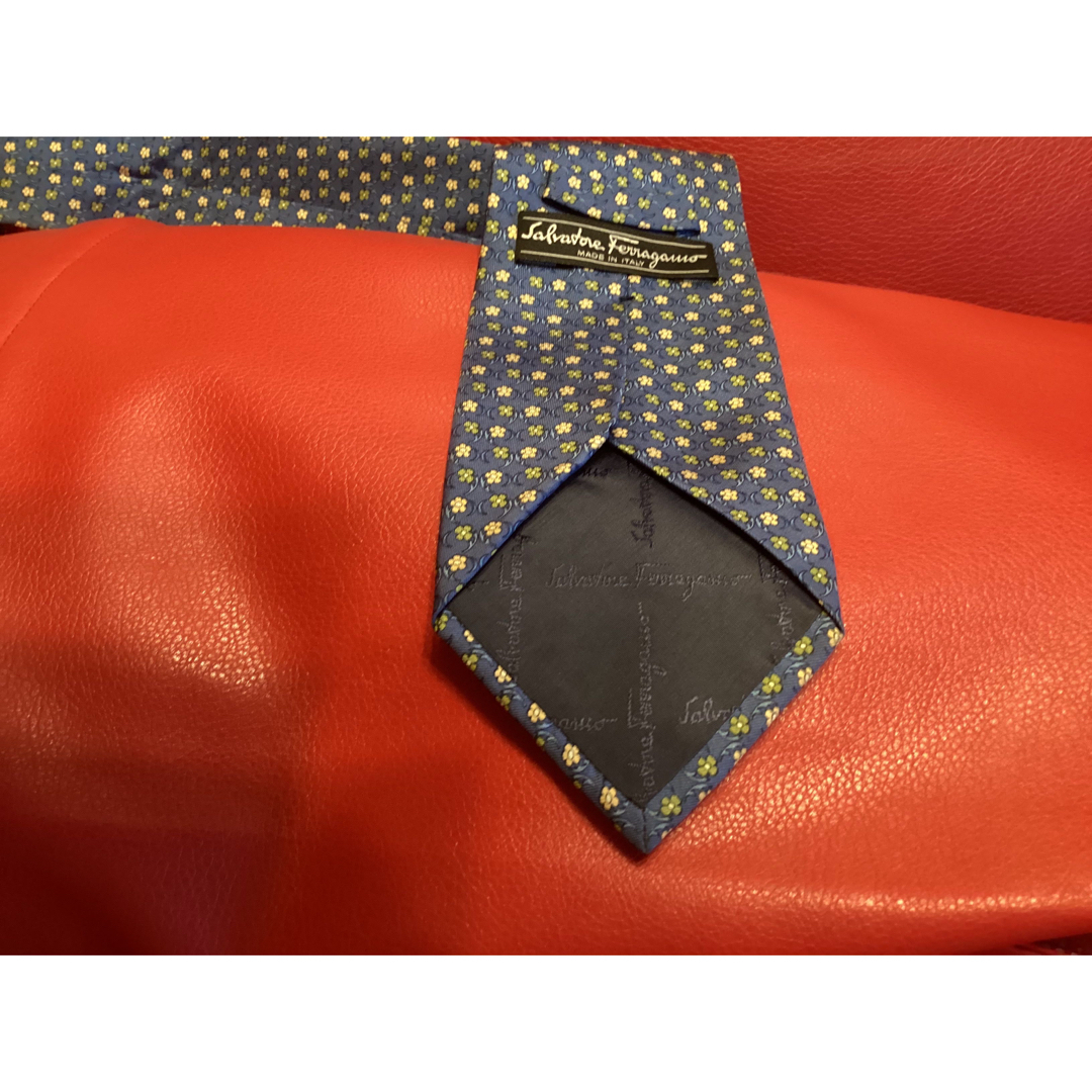 Ferragamo(フェラガモ)のフェラガモのネクタイ。 メンズのファッション小物(ネクタイ)の商品写真