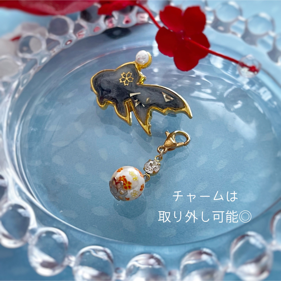 金魚と桜柄パールの2wayブローチ 黒の通販 by ひまわり|ラクマ