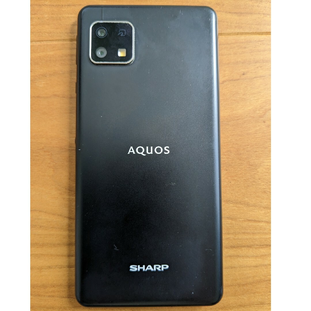 AQUOS(アクオス)のAQUOS sense4 lite ブラック １台 スマホ/家電/カメラのスマートフォン/携帯電話(スマートフォン本体)の商品写真