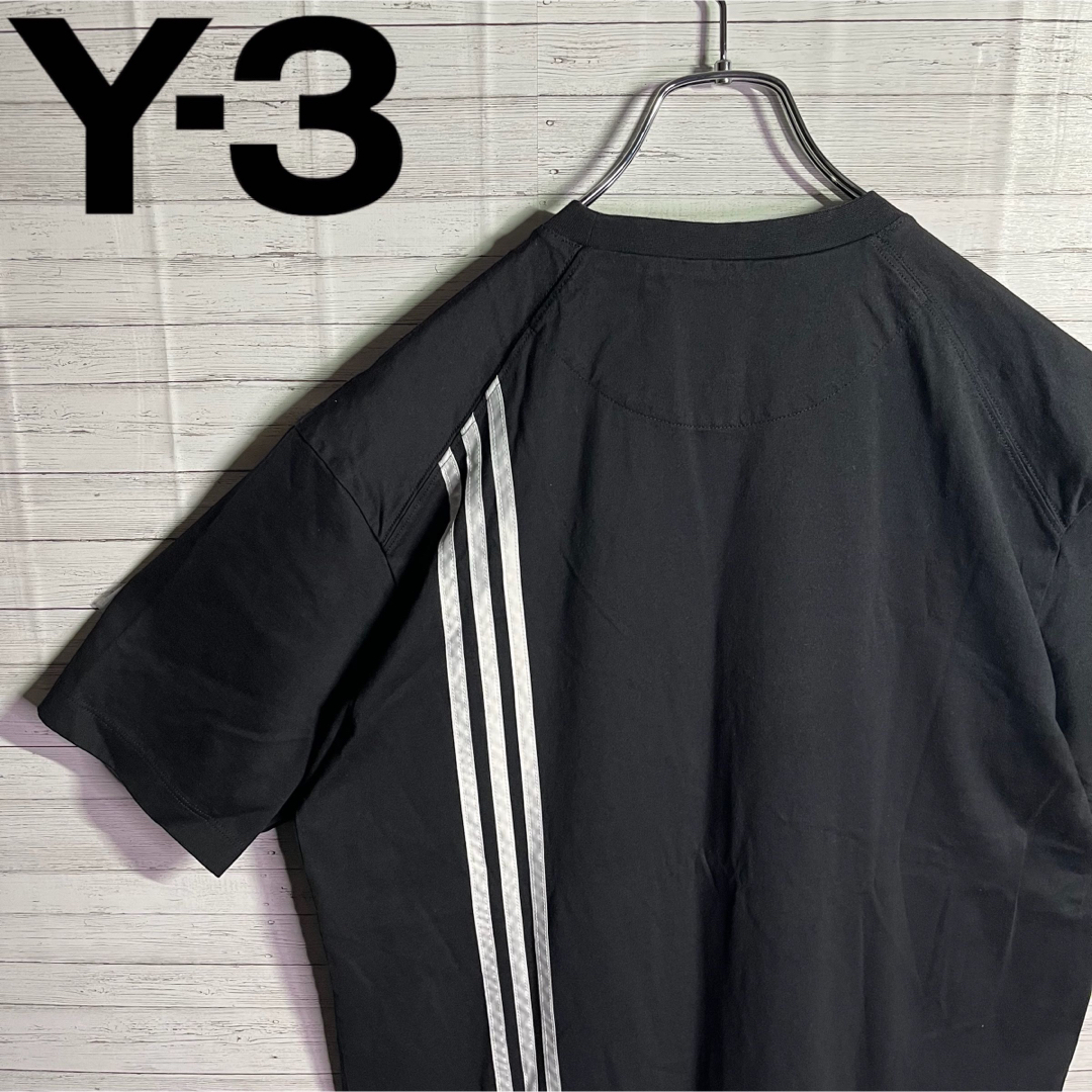 Y-3(ワイスリー)の【希少デザイン】ワイスリー バックプリント スリーストライプ 入手困難 即完売 メンズのトップス(Tシャツ/カットソー(半袖/袖なし))の商品写真