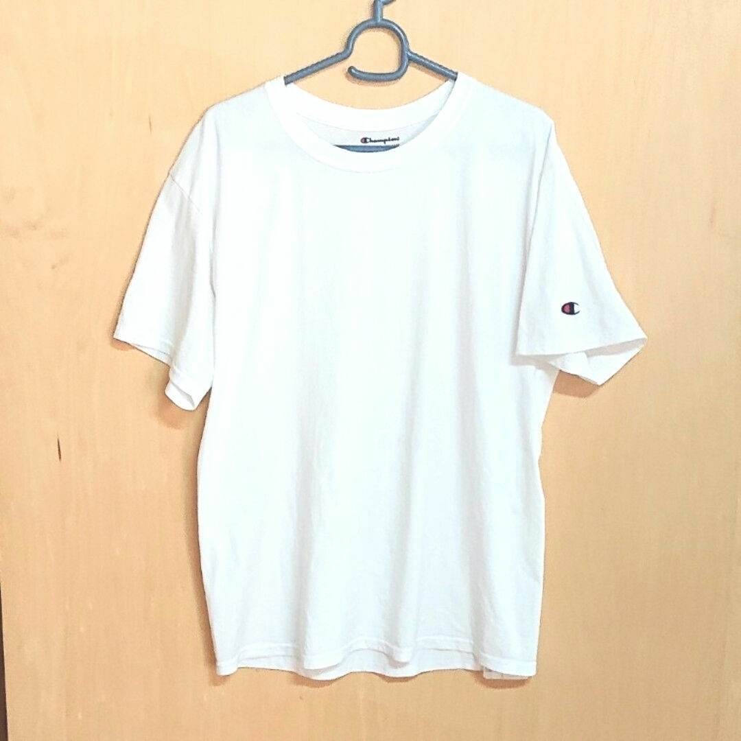 Champion(チャンピオン)の美品 チャンピオン Mサイズ 綿100% 白 Tシャツ メンズのトップス(Tシャツ/カットソー(半袖/袖なし))の商品写真