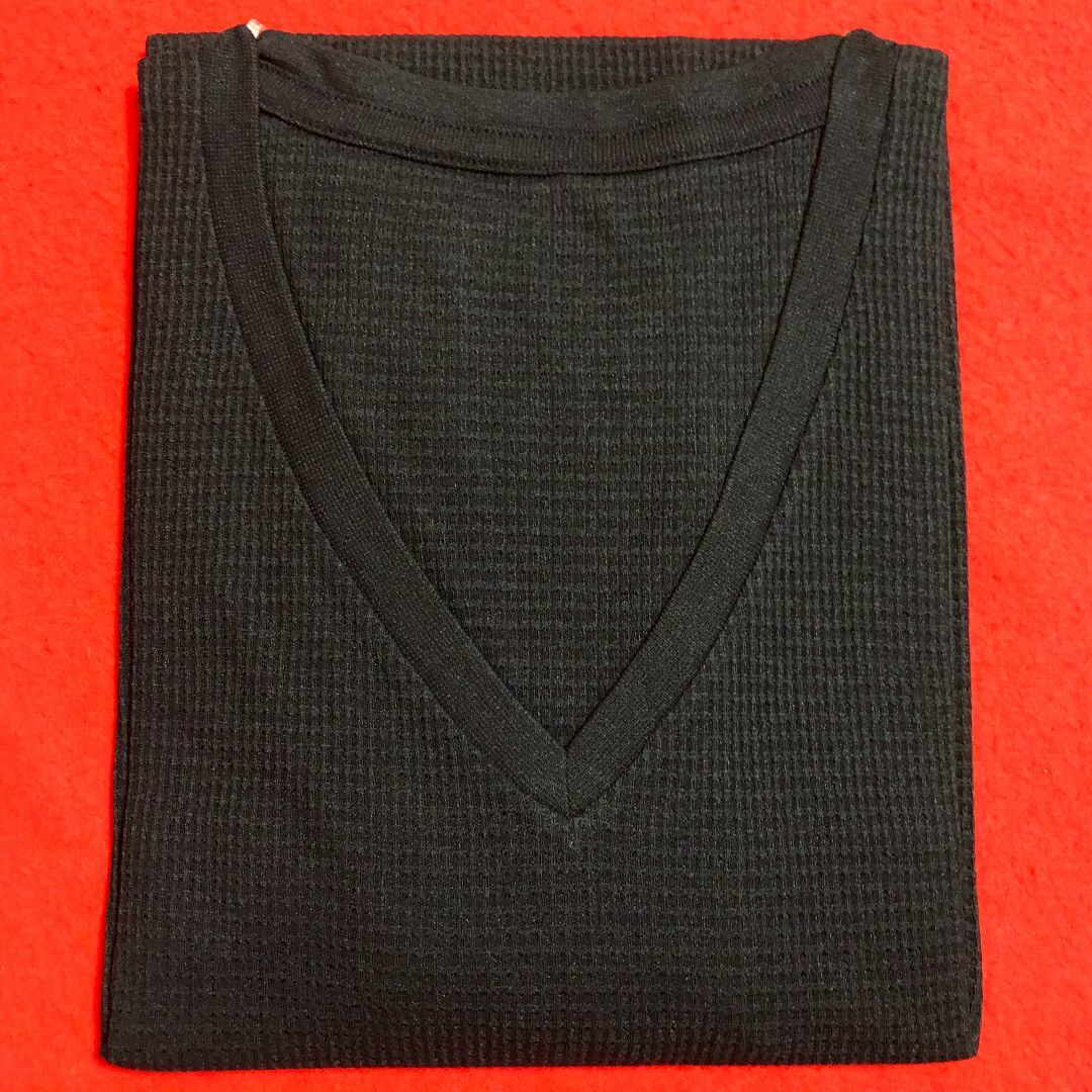 AEON(イオン)のトップバリュメンズVネックTシャツ半袖L黒3点：タックフライス編みWデオドラント メンズのトップス(Tシャツ/カットソー(半袖/袖なし))の商品写真
