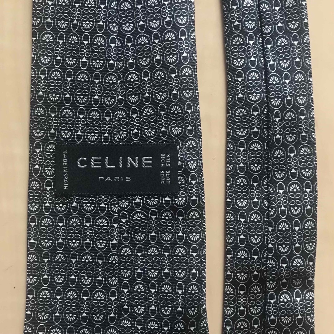 celine(セリーヌ)のCELINE ネクタイ　黒　ブランド メンズのファッション小物(ネクタイ)の商品写真