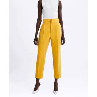 ザラ(ZARA)のザラ　テーパードパンツ　黄色　山吹色　ハイウェスト　オフィス　ズボン(カジュアルパンツ)