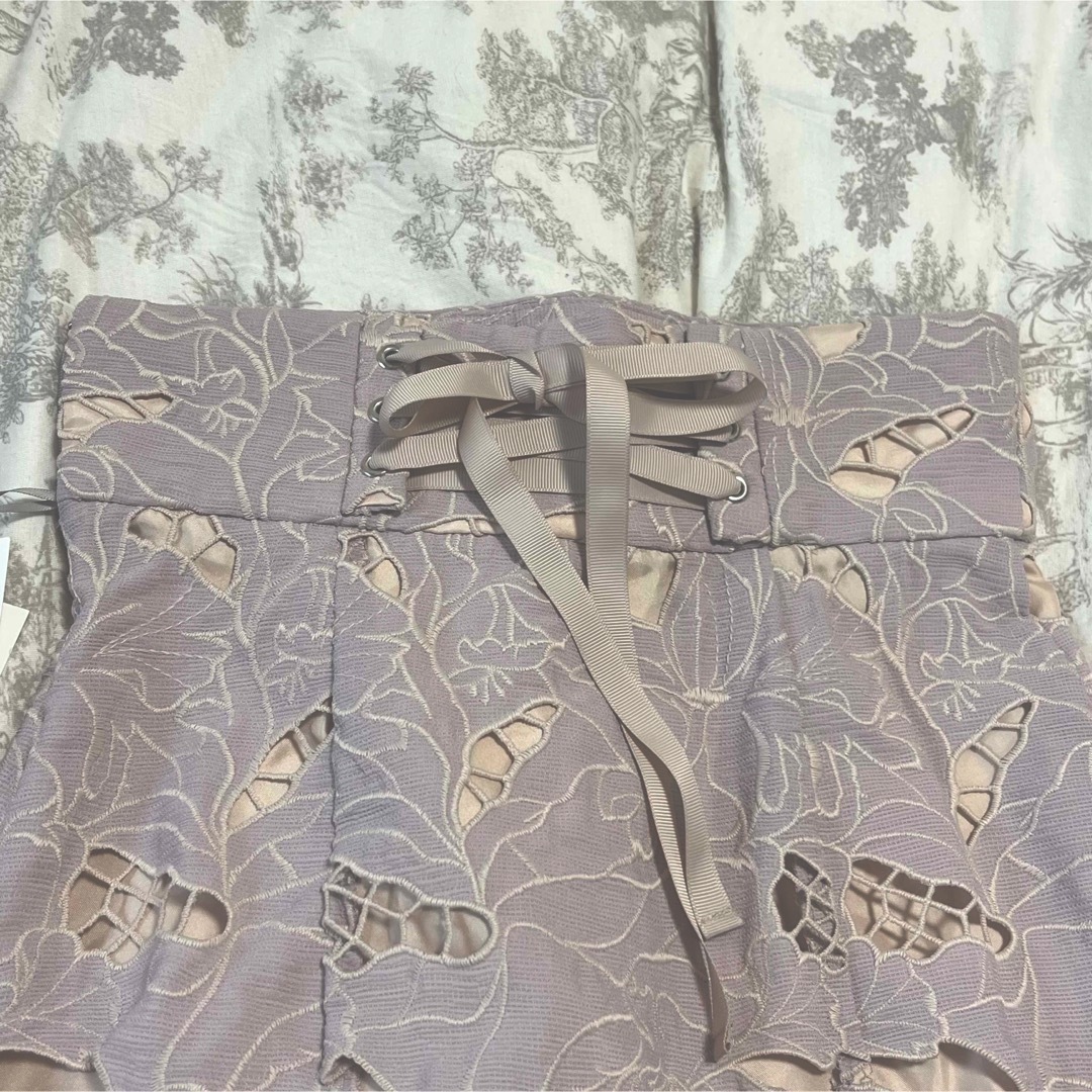 SNIDEL(スナイデル)のスナイデル SNIDEL カッティングレースマーメイドスカート 花柄 レディースのスカート(ロングスカート)の商品写真