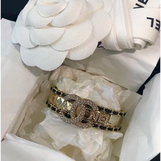 30万超本革CHANELバングル　CHANELブレスレット　シャンパンゴールド✨