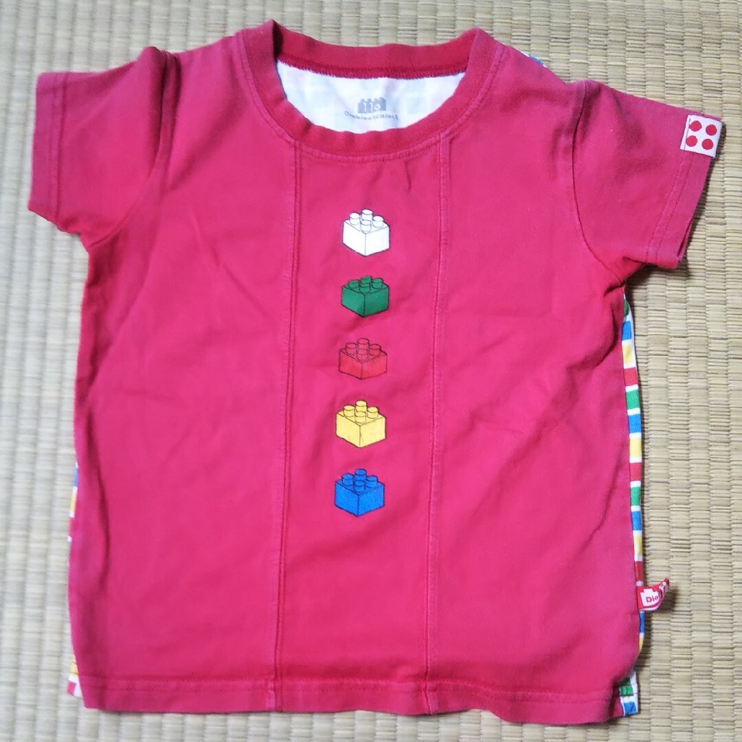 半袖Tシャツ3枚と半ズボン1枚の赤セット　90センチ キッズ/ベビー/マタニティのキッズ服男の子用(90cm~)(Tシャツ/カットソー)の商品写真