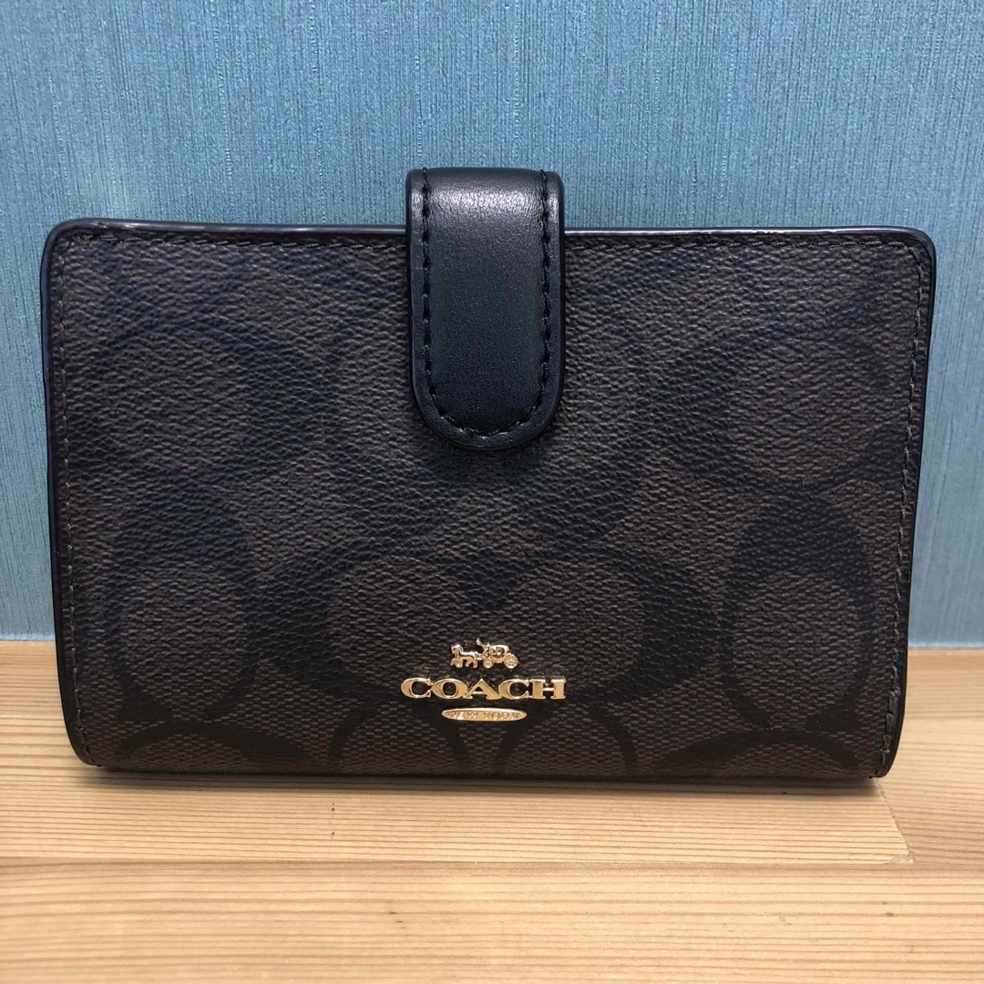 COACH(コーチ)のコーチ 二つ折り財布 シグネチャー レディース COACH レディースのファッション小物(財布)の商品写真