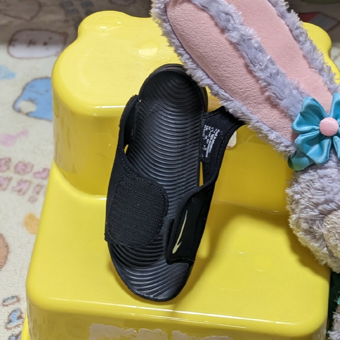 NIKE(ナイキ)のナイキ　サンダル　黒　18センチ キッズ/ベビー/マタニティのキッズ靴/シューズ(15cm~)(サンダル)の商品写真
