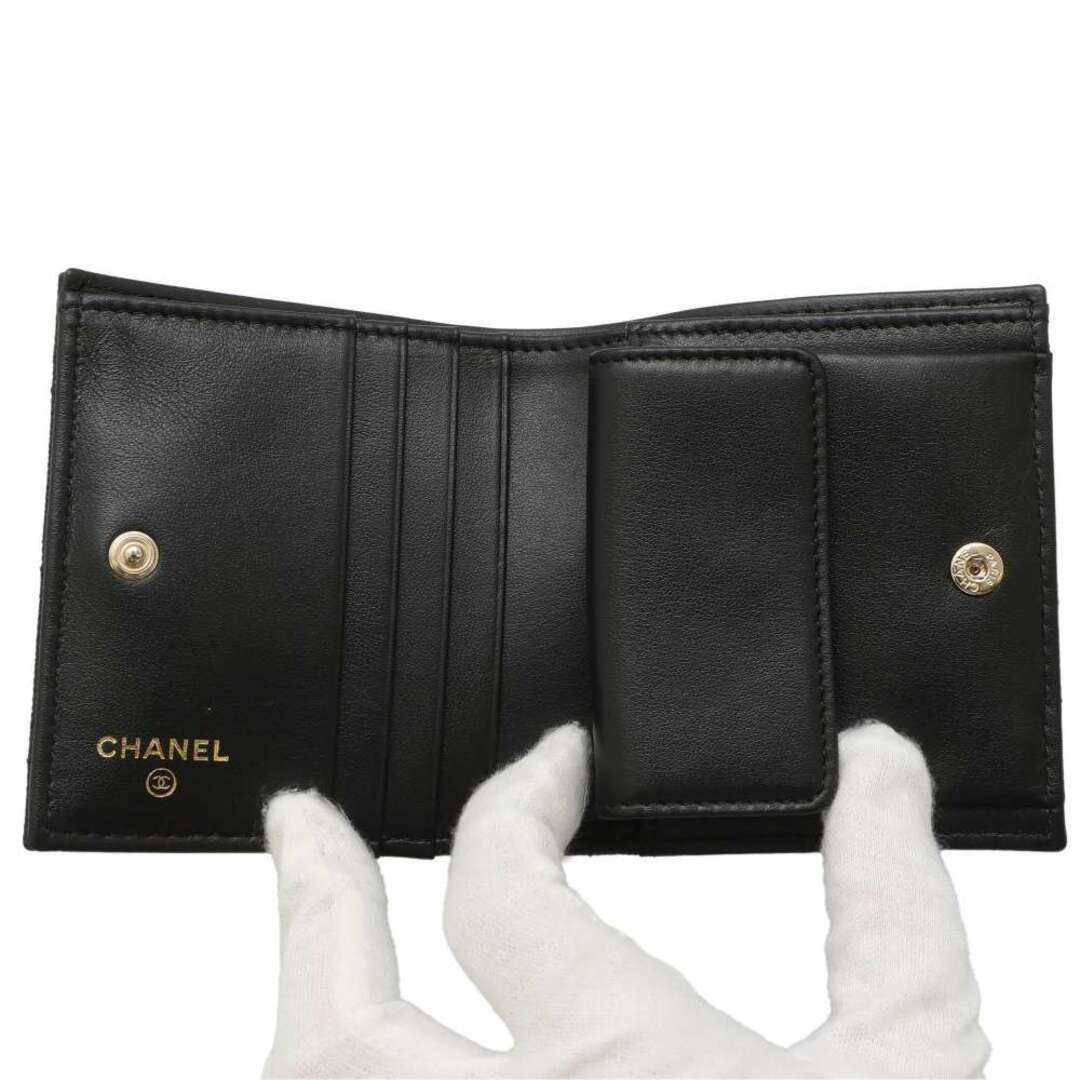 CHANEL - シャネル 二つ折り財布 スモールウォレット ココマーク CHANEL - シャネル 二つ折り財布 スモールウォレット ココマーク