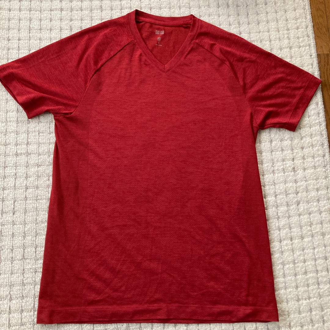 UNIQLO(ユニクロ)のUNIQLO メンズ　VネックTシャツ　アンダーシャツ　Mサイズ メンズのトップス(Tシャツ/カットソー(半袖/袖なし))の商品写真