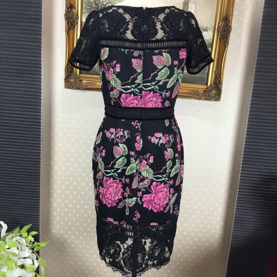 未使用品☆TADASHI SHOJI サイズM (11号相当)T138